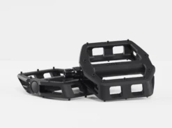 Bontrager Line Comp Flat Pedals - 9/16 - Volt -Spin And Ride BontragerLineCompFlatPedal 35809 A Primary 3